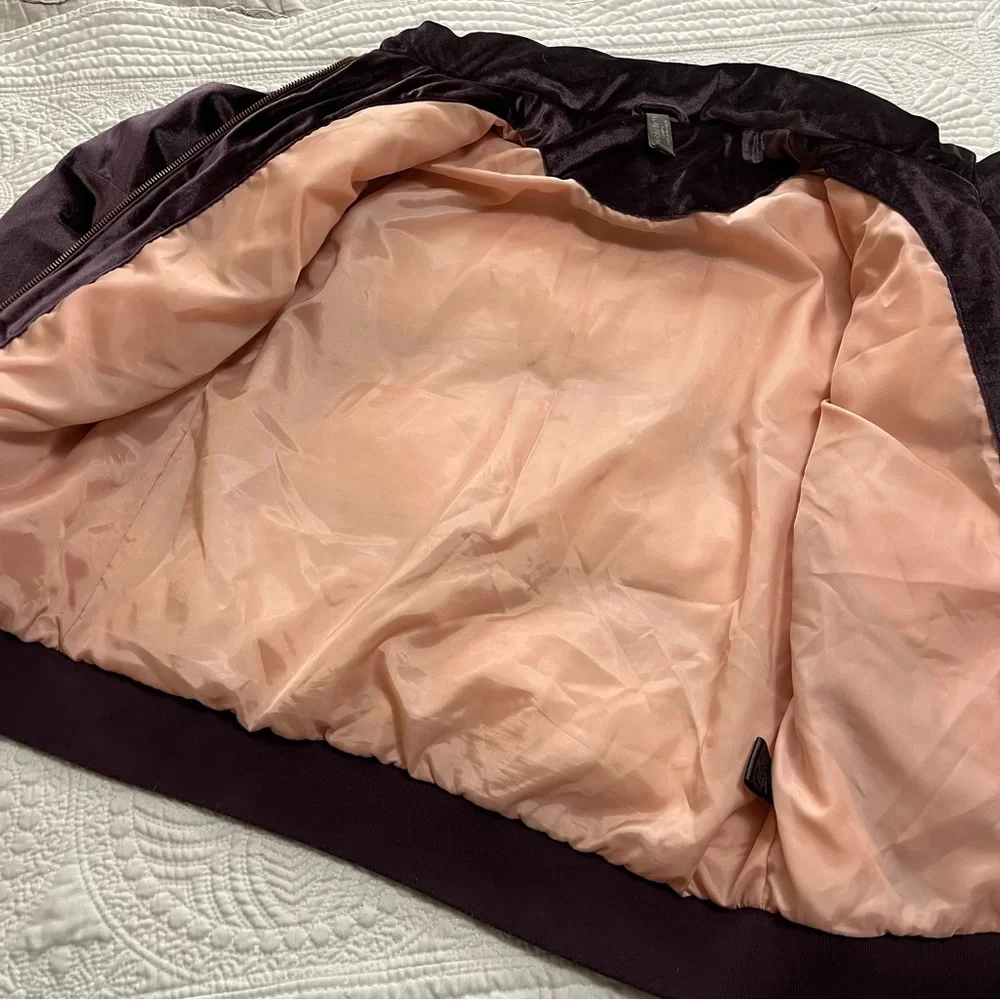 SWEATY BETTY Velvet Puffer Jacket Purple Gold Zipper Shimmer Pockets Size Small - Picture 9 of 14